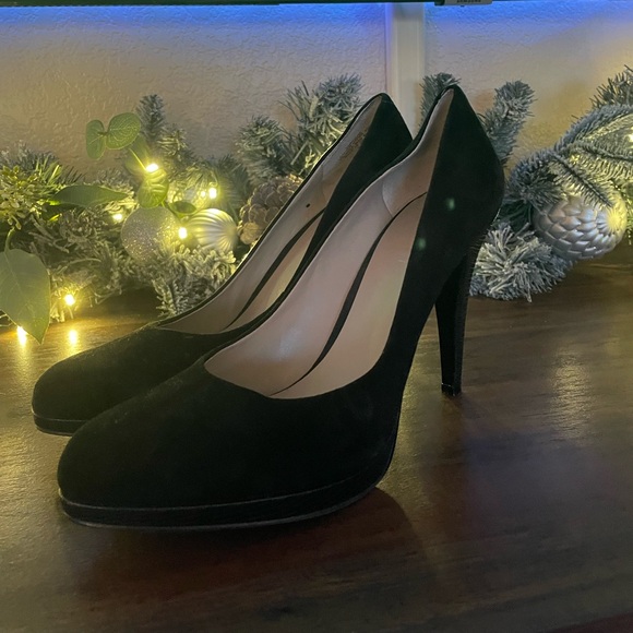 Nine West Rocha Suede Snake Embossed Platform Heels. Sz. 9 - Picture 4 of 9